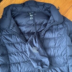 Women's Navy Puffer Jacket Uniqlo ultra light down medium hood full zip